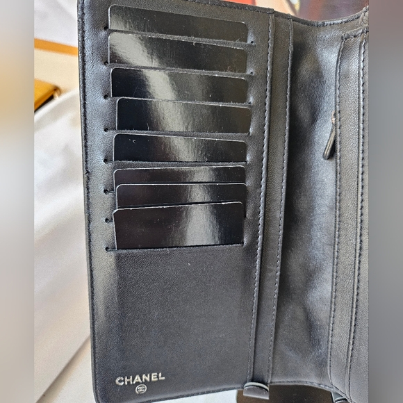Chanel Patent Leather Limited Edition Wallet - Picture 6 of 17